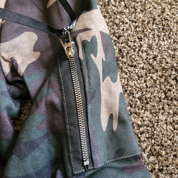 Gun Lover 2nd Amendment Hoodie - Ladies Small - Camo Pullover Sweater - Picture 3 of 5